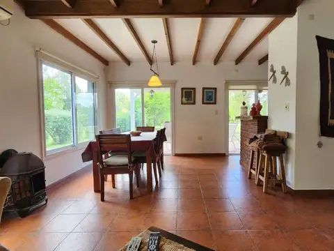 Casa en Venta con 2 cocheras