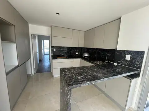 Departamento en Alquiler con 2 cocheras
