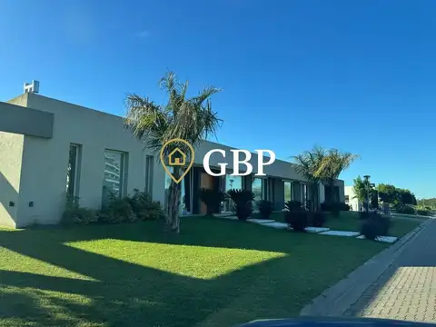 Casa 6 ambientes con 6 baños