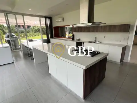 Casa en Venta al Este