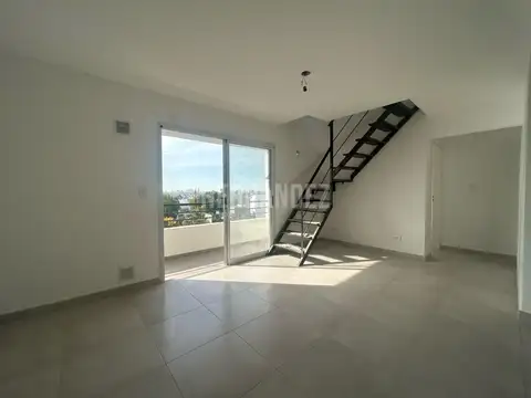 DUPLEX 4 AMB A ESTRENAR, BALCÓN Y TERRAZA, LANUSITA.
