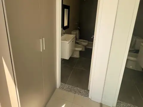 Excelente Monoambiente con patio exclusivo Pellegrini 1267