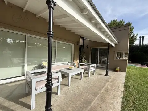 Casa en Alquiler en Rumenco, USD 2.800