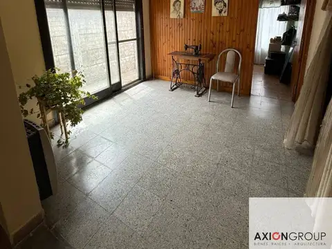 Casa con departamento independiente en venta, 125 entre 60 y 61 Berisso