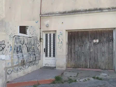 VENTA DE CASA MULTIFAMILIAR DE 6 AMBIENTES