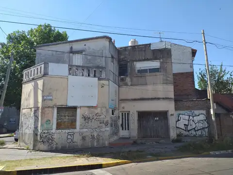 VENTA DE CASA MULTIFAMILIAR DE 6 AMBIENTES