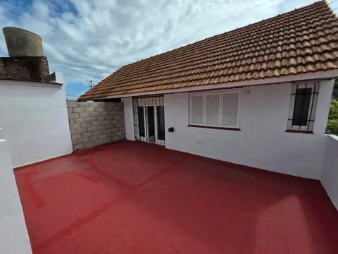 Depto Tipo Casa en Venta con 1 cocheras