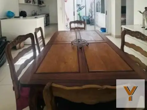 Aristóbulo Del Valle e/ Chacabuco y Caseros