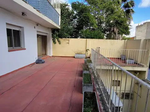 Venta Departamento 4 Ambientes con Terraza Propia en El Centro de Ballester