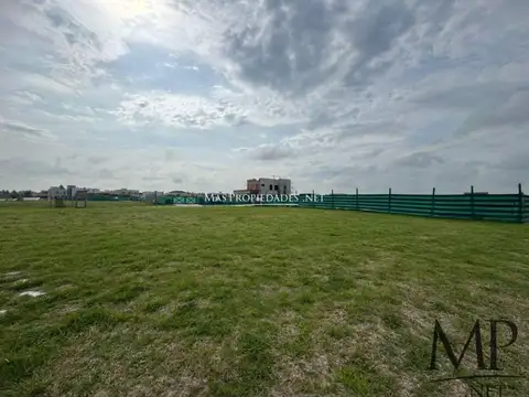 Venta Terreno / Lote a la laguna en El Principado Canning