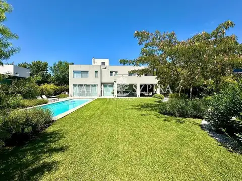 CASA EN VENTA BARRIO PRIVADO TERRAVISTA