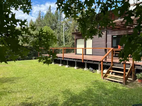 Casa en Venta con 3 cocheras