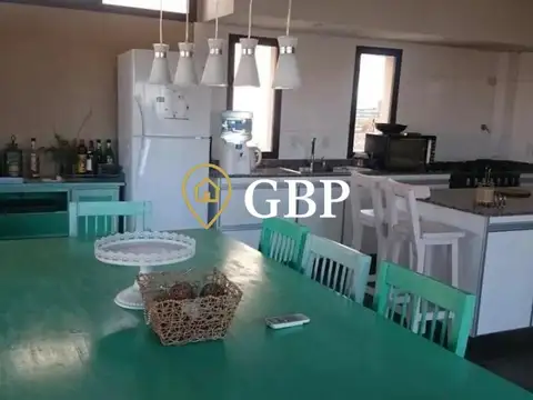 Casa en Alquiler Temporal con 1 cochera