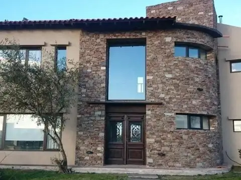 Casa en alquiler temporal en Canning Barrio Los Talas
