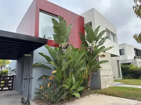 Casa en Alquiler de 4 dormitorios