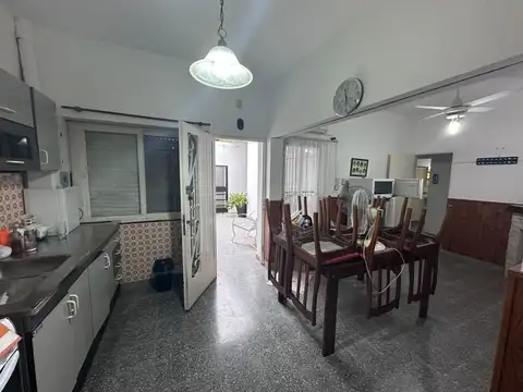 Casa de 3 dormitorios c/ patio seco