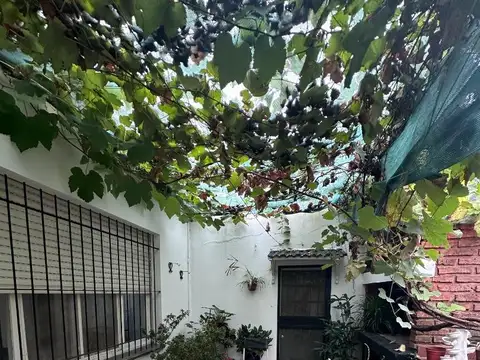 Casa 4 ambientes con 1 baño