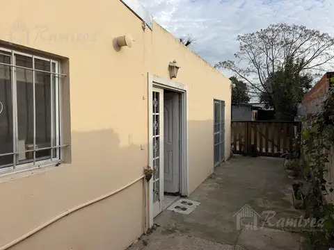 Casa PH 4 Ambientes En Alquiler Moreno Norte