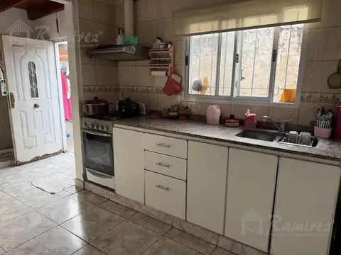 Casa en Alquiler con 1 cochera