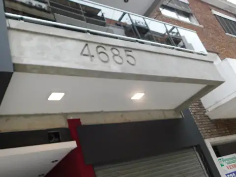 Blanco Encalada 4600, Piso 1