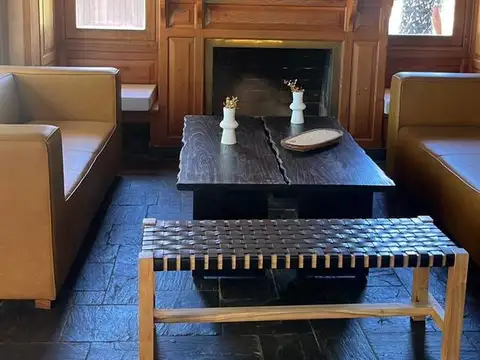 Almahue Pilar, La Lonja, Pilar