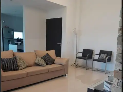 Casa en Alquiler en San Sebastián, USD 1.400