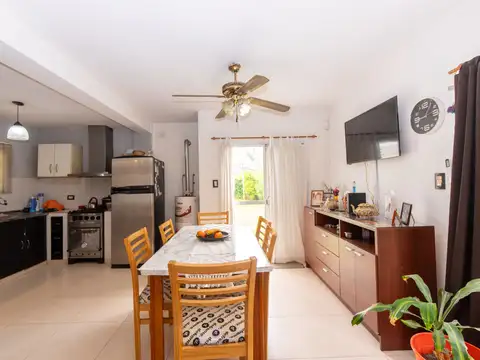 Casa 4 ambientes con 1 baño