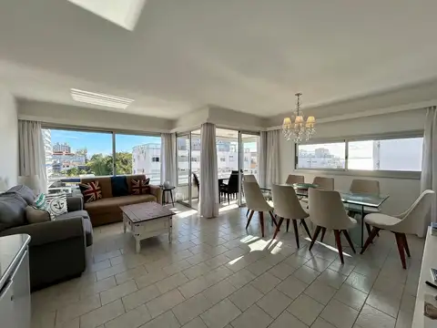 Departamento en Alquiler de 3 dormitorios