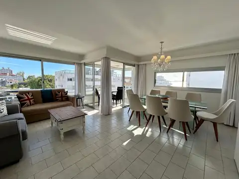 Departamento en Alquiler de 4 ambientes