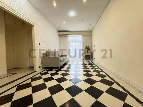 Avenida Escalada 100, Piso 2