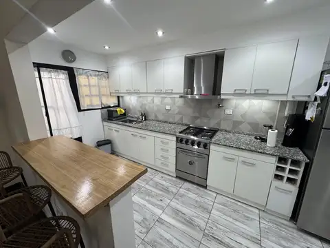 Depto Tipo Casa en Venta de 4 ambientes