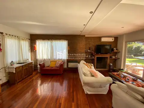 Casa en Venta con 1 cochera