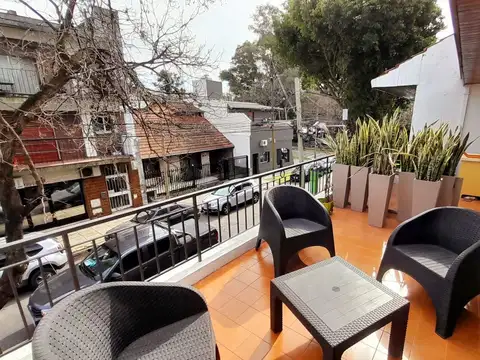 Olivos - Impecable oficina con 4 privados y Balcón Terraza al frente!