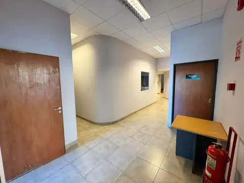 2 GALPONES + 12 OFICINAS ALQUILER AV. TAVELLA