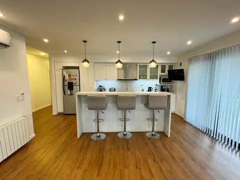 Casa 5 ambientes con 2 baños