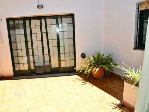 CASA 5 AMBIENTES COCHERA TERRAZA