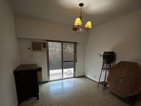DEPARTAMENTO EN PRIMER PISO CON TERRAZA Y COCHERA !