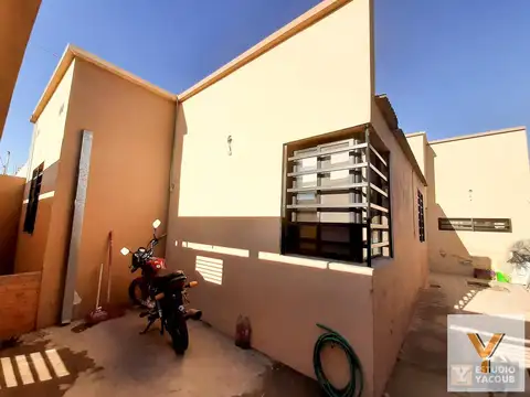 Casa en alquiler - 3 dormitorios 2 baños - 280mts2 - Manuel B. Gonnet