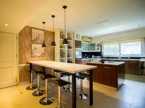 VENTA CASA 12 AMBIENTES MAYLING C.C. PILAR