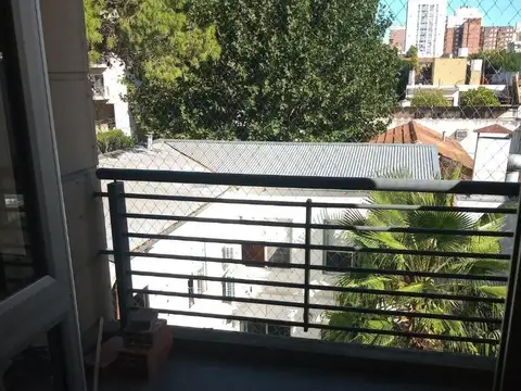 HERMOSO DPTO DE 3 AMB A LA VENTA EN PLAZA CONESA