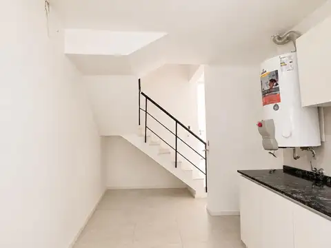 Depto Tipo Casa 3 ambientes con 2 baños