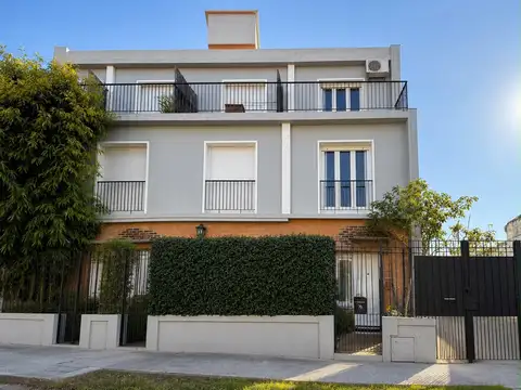 Casa/Triplex en venta - San Isidro Centro