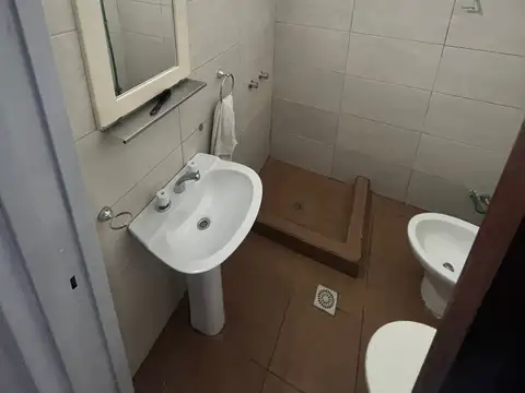 PH de 3 Ambientes Al Frente con Cochera – Excelente Ubicación en Lomas de Zamora