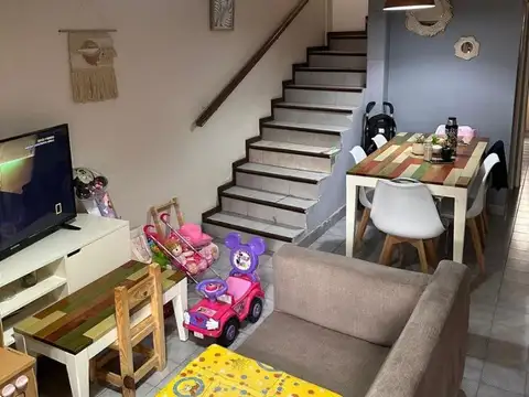 Casa 3 ambientes con 2 baños