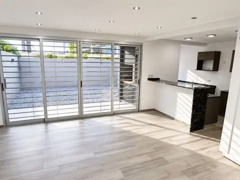Depto Tipo Casa en Venta de 4 ambientes