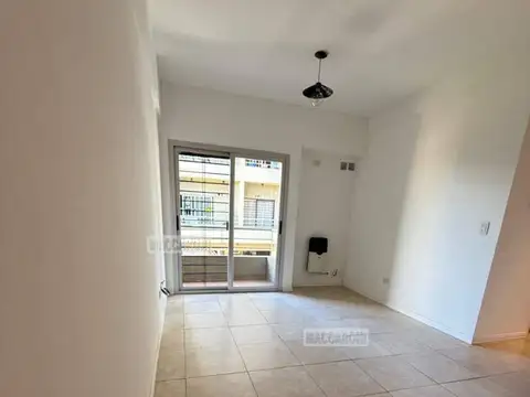 Florio 100, Piso 1