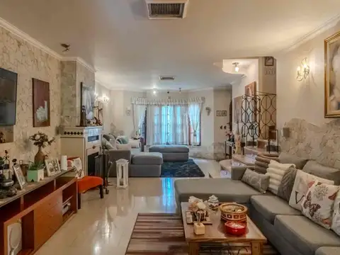 VENTA CASA 5 AMB C/ PILETA, QUINCHO Y COCHERA