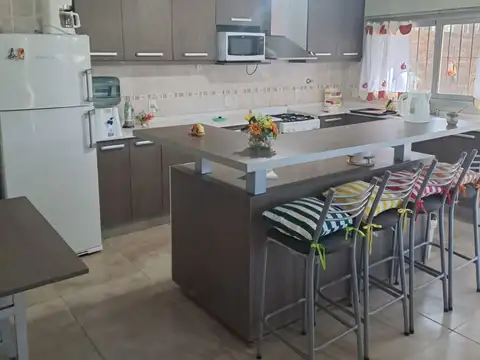 Hermosa casa para 8 pax a 250 mts. del mar.