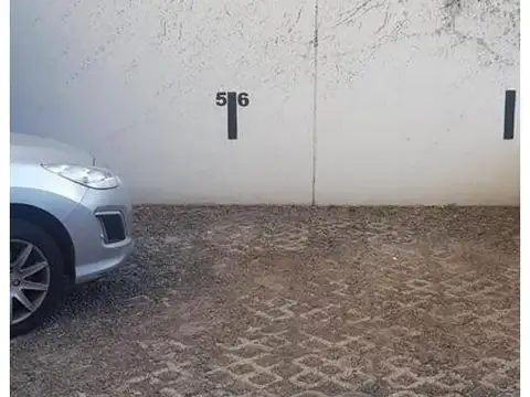 LACROZE 3025 - COLEGIALES - COCHERA FIJA Y DESCUBIERTA!