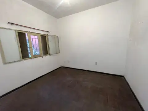 Casa 8 ambientes con 3 baños